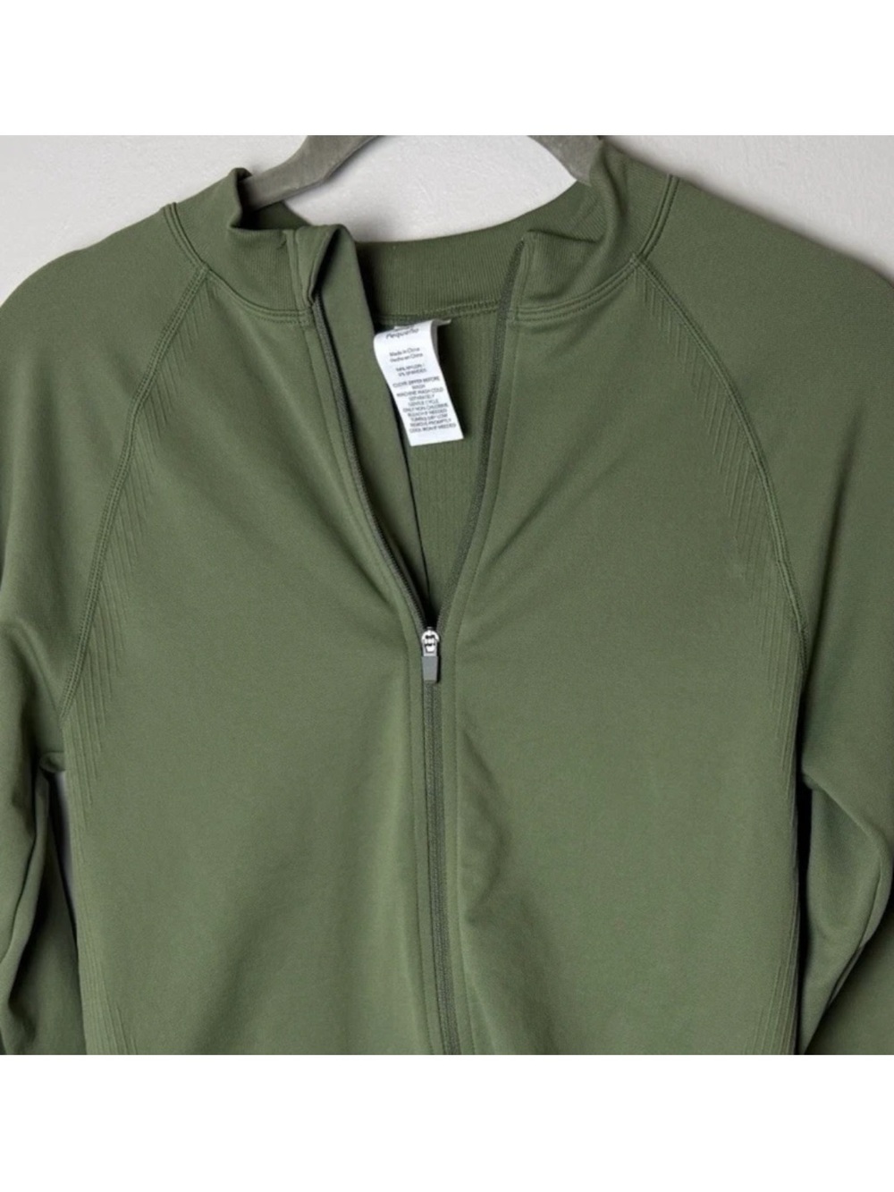 Joy Lab Athletic Crop Top Size Small Full Zip Thumb Holes Stretch Sage Green - Picture 3 of 6